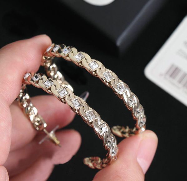 fashion brand have stamps crystal hoop earrings aretes for lady women party wedding lovers gift engagement jewelry with box chb0419, Golden;silver
fashion brand have stamps crystal hoop earrings aretes for lady women party wedding lovers gift engagement jewelry with box chb0419, Golden;silver