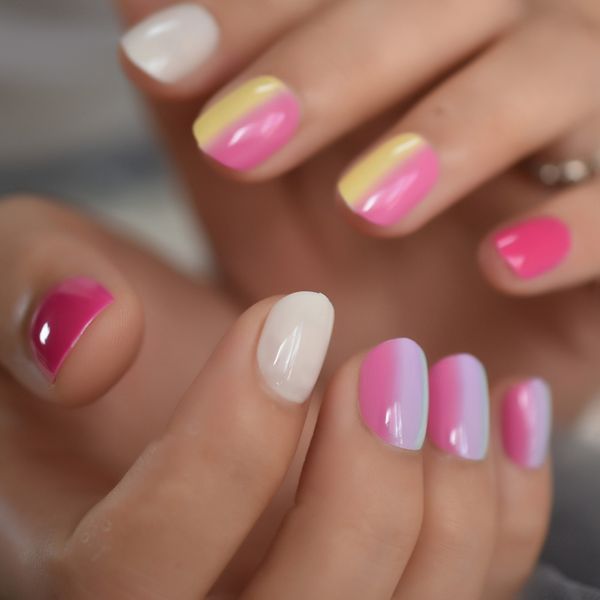 colorful rainbow short fake nail childlike party round artificial nail designed smooth sweet false nails, Red;gold
colorful rainbow short fake nail childlike party round artificial nail designed smooth sweet false nails, Red;gold