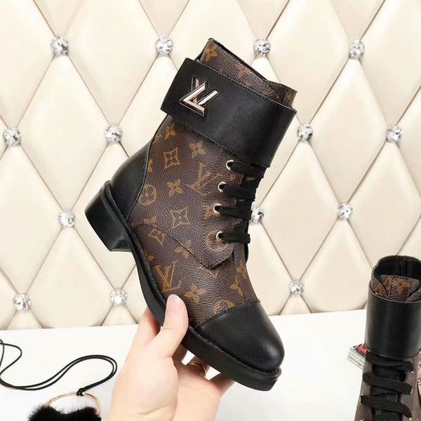 2019 personality autumn and winter european american leather martin boots foreign style round head short female knight boots thick bottom, Black
2019 personality autumn and winter european american leather martin boots foreign style round head short female knight boots thick bottom, Black