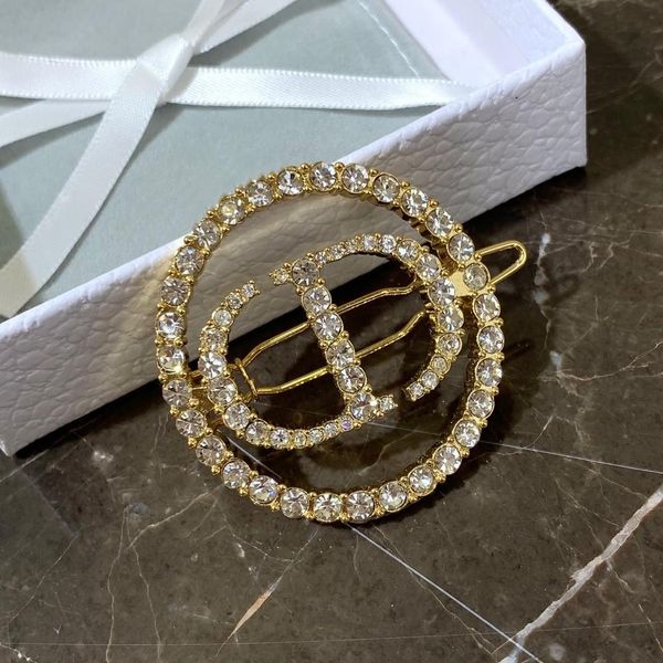 new luxury full diamond cd letter fashion designer hairpin luxury designer jewelry women hair clips, Golden;silver
new luxury full diamond cd letter fashion designer hairpin luxury designer jewelry women hair clips, Golden;silver