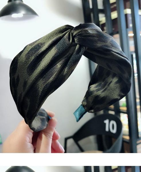 south korea new style hair accessories korean-style fabric stripes contrast color cross leopord pattern knot large rims hair ban, Brown
south korea new style hair accessories korean-style fabric stripes contrast color cross leopord pattern knot large rims hair ban, Brown