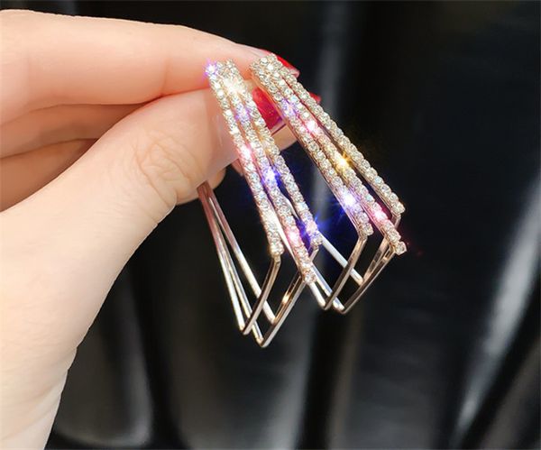 925 silver needle european and american fashion air water drill ring temperament set diamond geometric earrings
925 silver needle european and american fashion air water drill ring temperament set diamond geometric earrings