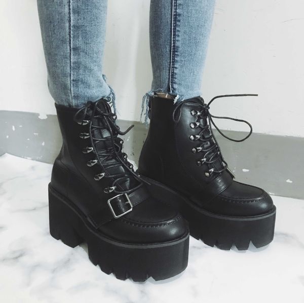 boussac lace up platform buckle strap high heel martin black ankle for women goth boots swe0279 mx190801 mx190805
boussac lace up platform buckle strap high heel martin black ankle for women goth boots swe0279 mx190801 mx190805