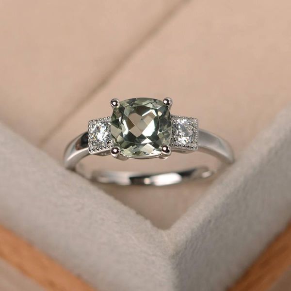 selling new inlaid z square light green ring s925 european and american luxury caibao ladies high-end jewelry, Golden;silver
selling new inlaid z square light green ring s925 european and american luxury caibao ladies high-end jewelry, Golden;silver