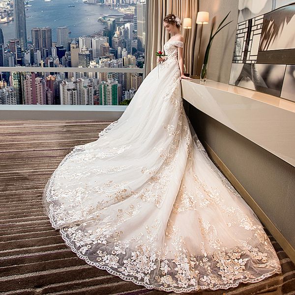 new winter one-character shoulder size shows a thin pregnant woman the bride' main yarn princess dream trailing, White
new winter one-character shoulder size shows a thin pregnant woman the bride' main yarn princess dream trailing, White