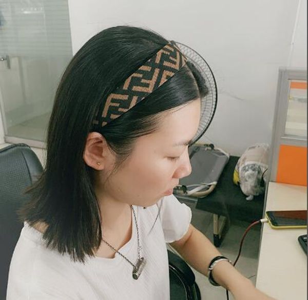 2019 design elastic headband for women fashion hairband for women girl retro turban headwraps gifts 5506, Silver
2019 design elastic headband for women fashion hairband for women girl retro turban headwraps gifts 5506, Silver