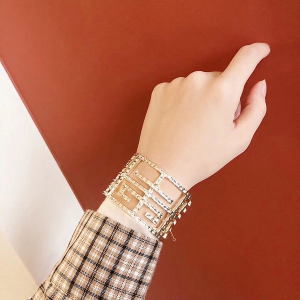 c2218 selling open adjustable bracelet exquisite brand letter bracelet brass gilded party jewelry wholesale ing, Black
c2218 selling open adjustable bracelet exquisite brand letter bracelet brass gilded party jewelry wholesale ing, Black