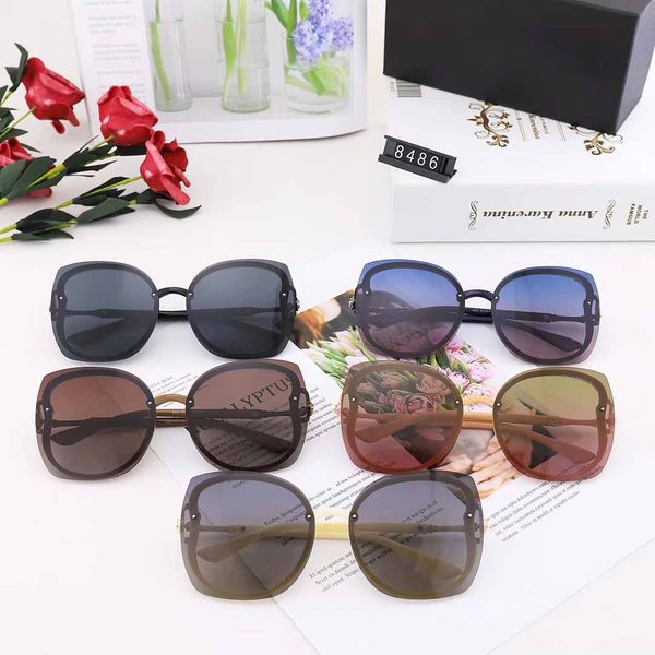 2020 new fashion stainless steel hollow out ultra light design mirror leg ladies fashion polarized sunglasses model 8486
2020 new fashion stainless steel hollow out ultra light design mirror leg ladies fashion polarized sunglasses model 8486