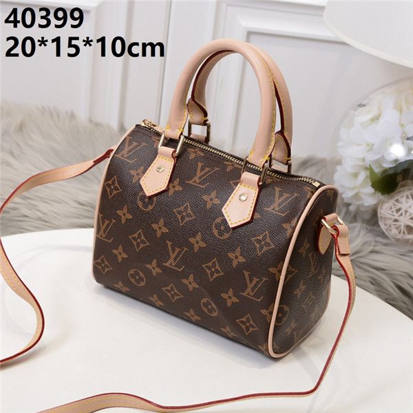 womens handbags casual tote shopping handbags with chain shoulder bag classic black 6540
womens handbags casual tote shopping handbags with chain shoulder bag classic black 6540