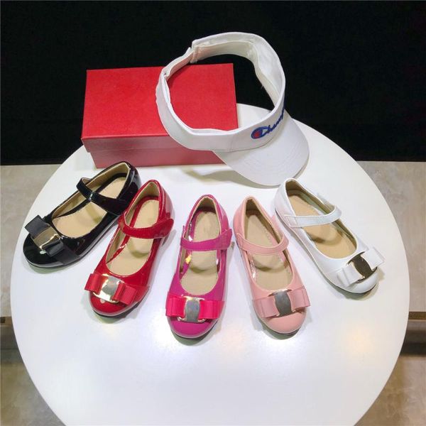 classic spring/autumn children' shoes sweet girl princess shoes genuine patent leather soft antiskid solid girl, Black;grey
classic spring/autumn children' shoes sweet girl princess shoes genuine patent leather soft antiskid solid girl, Black;grey