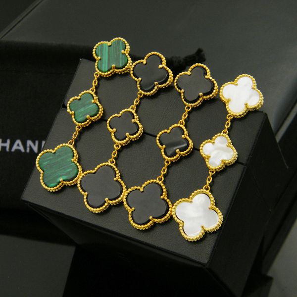 fashion copper plated four-leaf clover pendant earrings for ladies new brand jewelry, Golden;silver
fashion copper plated four-leaf clover pendant earrings for ladies new brand jewelry, Golden;silver