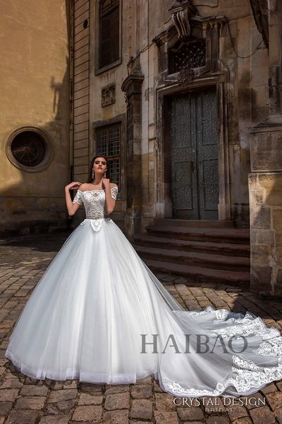 elegant off shoulder lace appliqued a-line wedding dress vintage lyers tulle princess plus size bohemian beach bridal gown, White
elegant off shoulder lace appliqued a-line wedding dress vintage lyers tulle princess plus size bohemian beach bridal gown, White