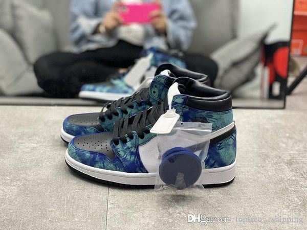 air aauthentic 1 high og retro wmns tie-dye basketball shoes aurora green woman man sports sneakers cd0461-100 with original box 
air aauthentic 1 high og retro wmns tie-dye basketball shoes aurora green woman man sports sneakers cd0461-100 with original box