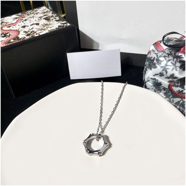 2020 new titanium steel slub ins cold wind minority simple clavicle chain pendant necklace for women fashion jewelry accessories with box, Silver
2020 new titanium steel slub ins cold wind minority simple clavicle chain pendant necklace for women fashion jewelry accessories with box, Silver