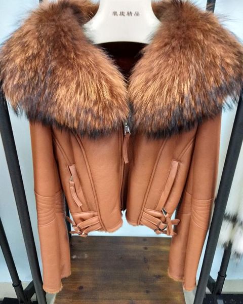 anderella 100%pure natural wool fur coat women short parka oversized raccoon fur collar genuine sheepskin overcoat female jacket, Black
anderella 100%pure natural wool fur coat women short parka oversized raccoon fur collar genuine sheepskin overcoat female jacket, Black