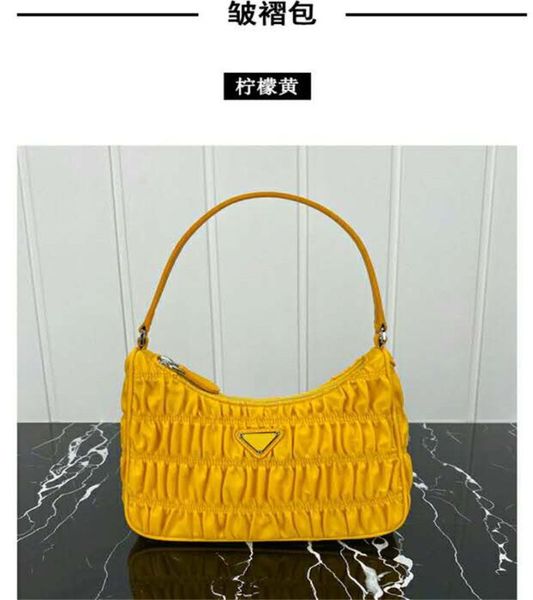 bag 2020 new tide net red with wrinkle armpit bag embroidered nylon cloth baguette small armpit
bag 2020 new tide net red with wrinkle armpit bag embroidered nylon cloth baguette small armpit