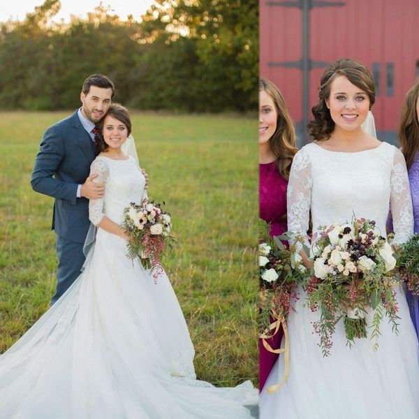 long a line modest wedding dresses half sleeves lace vintage bridal gown bohemian robes de mariée, White
long a line modest wedding dresses half sleeves lace vintage bridal gown bohemian robes de mariée, White