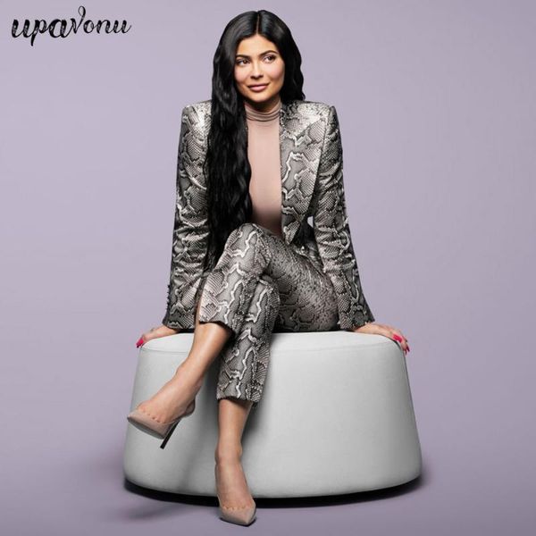 2019 new snake print suit double buckle snakeskin cotton twill spike lapels tights 2 piece set, White;black
2019 new snake print suit double buckle snakeskin cotton twill spike lapels tights 2 piece set, White;black