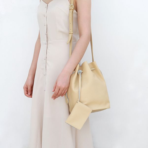 bag women 2020 new leather tassel drawstring bucket bag female small crossbody head layer cowhide simple casual shoulder
bag women 2020 new leather tassel drawstring bucket bag female small crossbody head layer cowhide simple casual shoulder