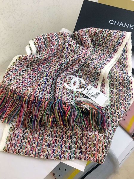 2019 new brand de igner luxury women carve cla ic fa hion colour tripe knit hawl thick fringed wool tripe carf
2019 new brand de igner luxury women carve cla ic fa hion colour tripe knit hawl thick fringed wool tripe carf