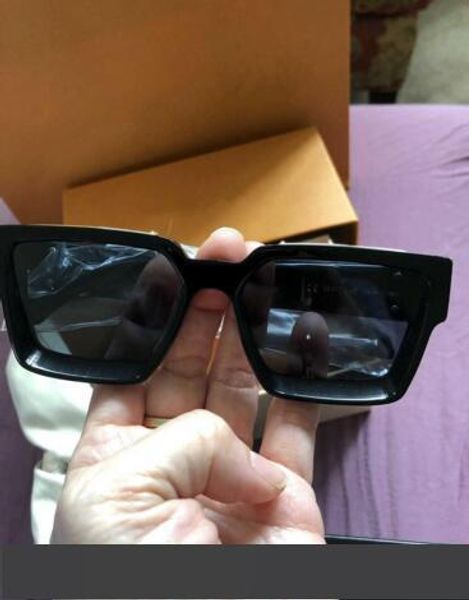 2019 luxury millionaire m96006wn sunglasses full frame vintage designer sunglasses for men shiny gold logo sell gold plated l96006, White;black
2019 luxury millionaire m96006wn sunglasses full frame vintage designer sunglasses for men shiny gold logo sell gold plated l96006, White;black
