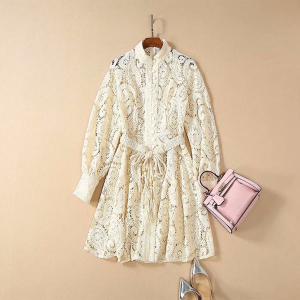 autumn 2019 new european and american women's wear hollow out the embroidery the lantern sleeve fashionable long-sleeved dress, Black;gray
autumn 2019 new european and american women's wear hollow out the embroidery the lantern sleeve fashionable long-sleeved dress, Black;gray