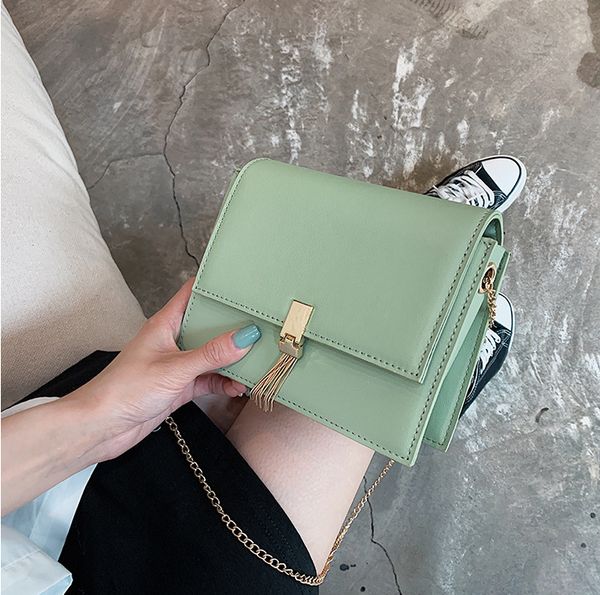 pu chain bag handbag 2019 new fashion chain bag messenger port wind shoulder messenger korean version of the small square package
pu chain bag handbag 2019 new fashion chain bag messenger port wind shoulder messenger korean version of the small square package