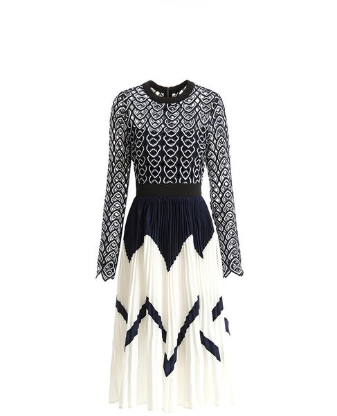 2020 a line lace women spring summer dress runway fashion long sleeve hollow out pleated elegant vintage ladies vacation midi party dresses, White;black
2020 a line lace women spring summer dress runway fashion long sleeve hollow out pleated elegant vintage ladies vacation midi party dresses, White;black