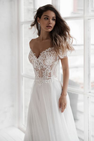 Elegant Gown Off-shoulder Bohemian Wedding Dresses Custom Made Soft Tulle A-line Lace Bridal Vestidos de Novia, White
Elegant Gown Off-shoulder Bohemian Wedding Dresses Custom Made Soft Tulle A-line Lace Bridal Vestidos de Novia, White