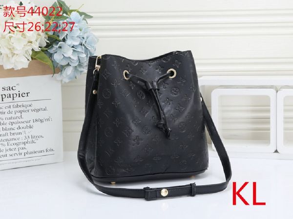 wholesale drawstring women leather fashion shoulder bag classic tote for lady handbags presbyopic shopping bag purse l flower messenger bag
wholesale drawstring women leather fashion shoulder bag classic tote for lady handbags presbyopic shopping bag purse l flower messenger bag