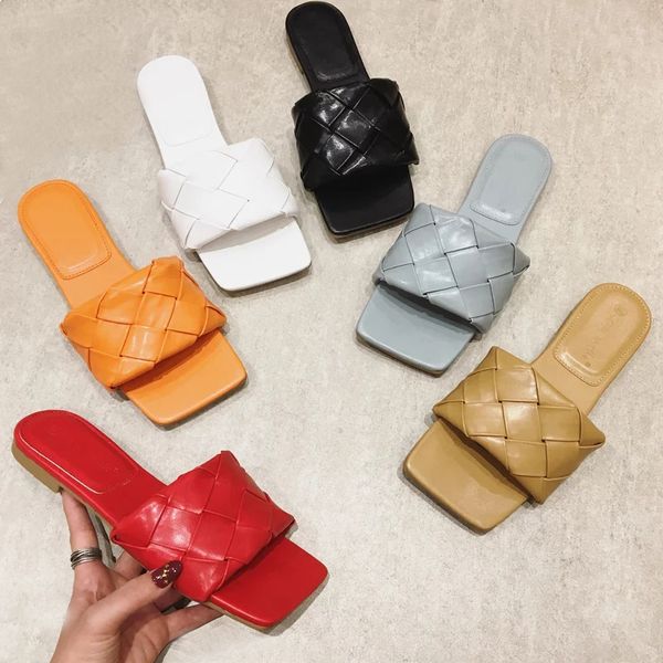 2020 new slippers weave leather women sandal open toe flat casual slides summer outdoor beach female flip flops plus size, Black
2020 new slippers weave leather women sandal open toe flat casual slides summer outdoor beach female flip flops plus size, Black