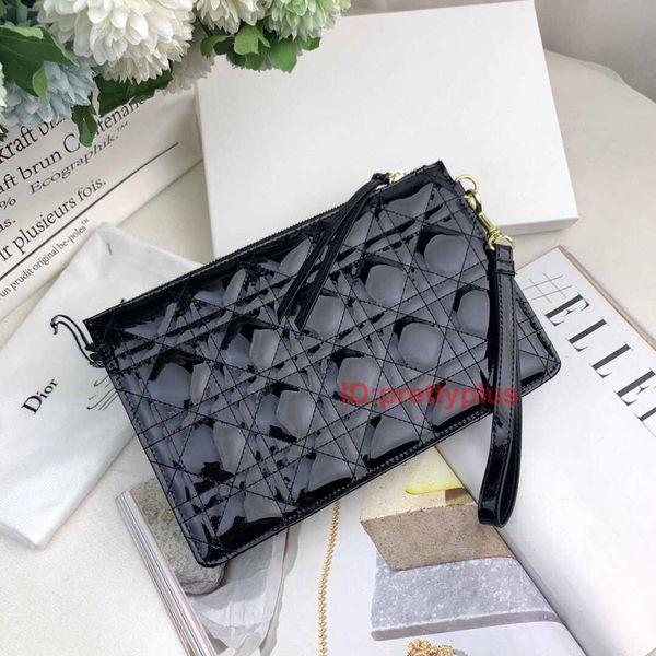 fashion paris style luxury famous designer men women classic fashion clutch purse handbag designer bag
fashion paris style luxury famous designer men women classic fashion clutch purse handbag designer bag