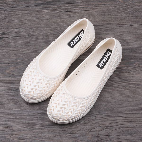summer breathable hollow shallow metal women beach sandals cut out slip-on flat heels cover heel floral lady jelly shoes 190531, Black
summer breathable hollow shallow metal women beach sandals cut out slip-on flat heels cover heel floral lady jelly shoes 190531, Black
