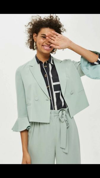 2018 spring and summer new style ozhouzhan bell sleeve women's solid color coat s1665, Black;white
2018 spring and summer new style ozhouzhan bell sleeve women's solid color coat s1665, Black;white