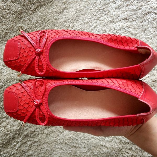 genuine leather bowknot decoration shallow mouth fish-scale grain female ballet flats silver pink red black pregnant women flats
genuine leather bowknot decoration shallow mouth fish-scale grain female ballet flats silver pink red black pregnant women flats