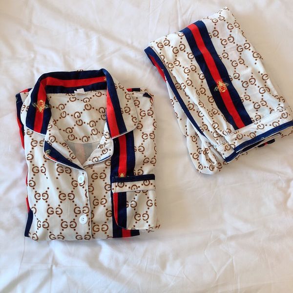 autumn and winter new korean version of the big home bee gold velvet pajamas ladies casual high-end long-sleeved home service batch a8, White
autumn and winter new korean version of the big home bee gold velvet pajamas ladies casual high-end long-sleeved home service batch a8, White