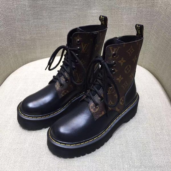 brand luxury ladies casual shoes, fashionable wonderland flat boots sneakers, comfortable and versatile, size 34-41 with original box
brand luxury ladies casual shoes, fashionable wonderland flat boots sneakers, comfortable and versatile, size 34-41 with original box