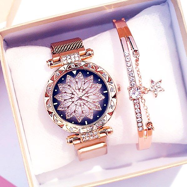2020 women magnet buckle lucky flower watch luxury ladies rhinestone quartz watch bracelet set relogio feminino, Slivery;brown
2020 women magnet buckle lucky flower watch luxury ladies rhinestone quartz watch bracelet set relogio feminino, Slivery;brown