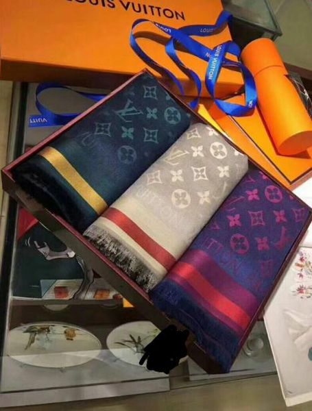 popular female autumn and winter silk wool scarf shawl 180*70 cm a variety of color gold and silver monogram printed scarf shawl, Blue;gray
popular female autumn and winter silk wool scarf shawl 180*70 cm a variety of color gold and silver monogram printed scarf shawl, Blue;gray