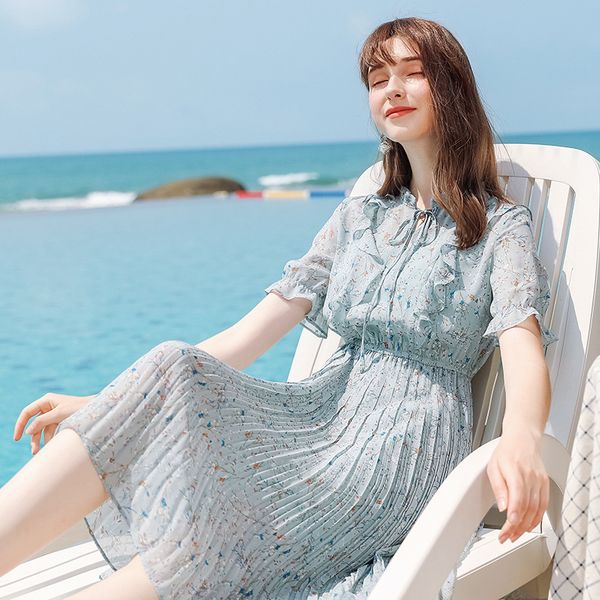 printed dress 2020 summer new v-neck short sleeve ruffle sleeve pleated skirt temperament light mature chiffon skirt, Black;gray
printed dress 2020 summer new v-neck short sleeve ruffle sleeve pleated skirt temperament light mature chiffon skirt, Black;gray