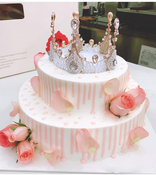 2020 new cake ers decorations retro crystal crown shaped girls princess birthday cake tools baked dessert favors selling
2020 new cake ers decorations retro crystal crown shaped girls princess birthday cake tools baked dessert favors selling