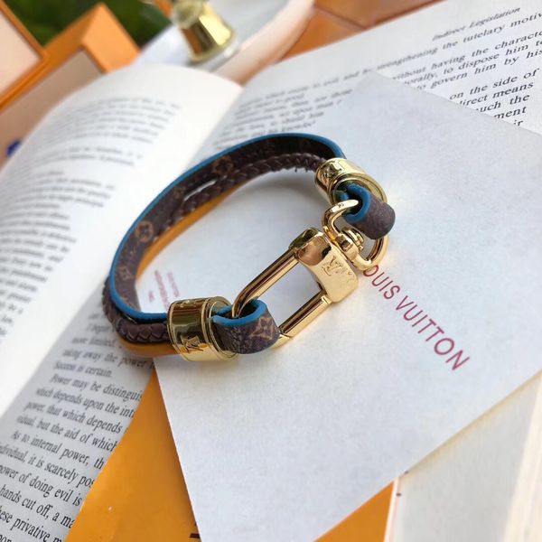 роскошная натуральная кожа с металлическим дизайном человек размер для ювелирны
роскошная натуральная кожа с металлическим дизайном человек размер для ювелирны