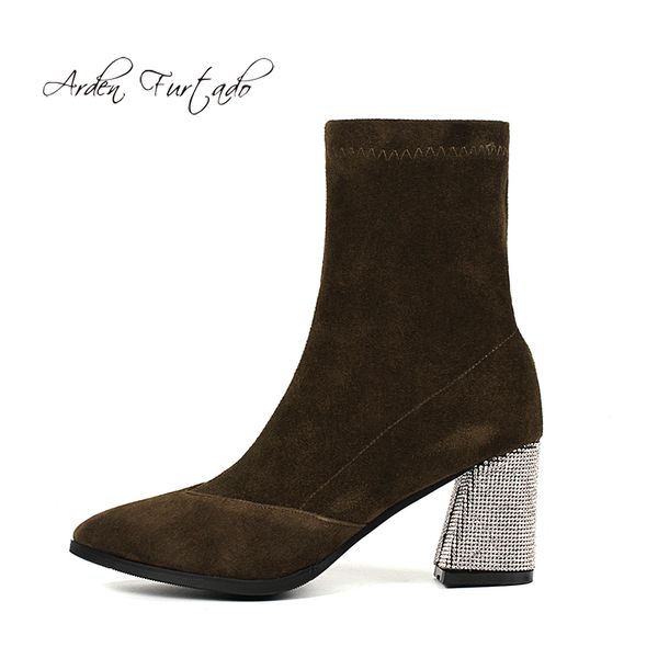 fashion women's shoes in winter 2019 slip-on women's boots short boots concise chunky heels army green elegant pure color, Black
fashion women's shoes in winter 2019 slip-on women's boots short boots concise chunky heels army green elegant pure color, Black