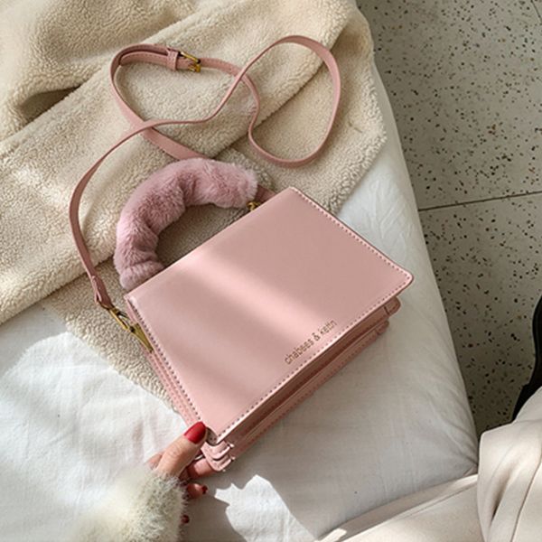 winter plush crossbody bags for women 2020 fashion cute flap shoulder messenger bag ladies handbags and purses torebka
winter plush crossbody bags for women 2020 fashion cute flap shoulder messenger bag ladies handbags and purses torebka