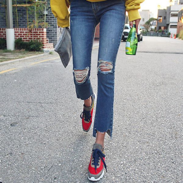 2020 spring and summer south korea slim fit high-waisted blue micro trumpet capri jeans with holes irregular flash elegant women
2020 spring and summer south korea slim fit high-waisted blue micro trumpet capri jeans with holes irregular flash elegant women