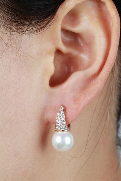 gold color cluster clear cz crystal white faux pearl drop huggie small hoop earrings for women party jewelry bijoux aros aretes, Golden
gold color cluster clear cz crystal white faux pearl drop huggie small hoop earrings for women party jewelry bijoux aros aretes, Golden