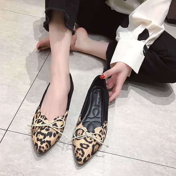 spring and autumn ladies flat shoes explosion models slip-on fashion leopard suede pointed casual bow wild 2020 w33-29, Black
spring and autumn ladies flat shoes explosion models slip-on fashion leopard suede pointed casual bow wild 2020 w33-29, Black