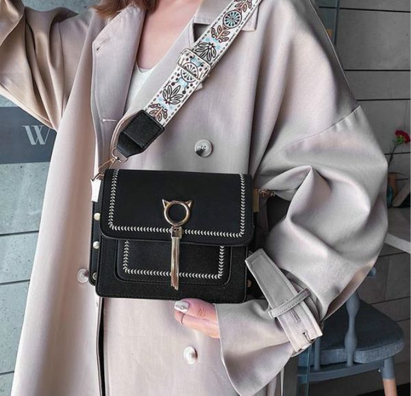 Women's Bag New 2020 Niche Small Bag Ins Advanced Sense of Foreign Wild Texture Crossbody Bag Drop Shipping
Women's Bag New 2020 Niche Small Bag Ins Advanced Sense of Foreign Wild Texture Crossbody Bag Drop Shipping