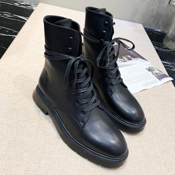 2019 new autumn and winter explosions fashionable wild women short boots natural rubber outsole size 35-40 factory direct original packaging, Black
2019 new autumn and winter explosions fashionable wild women short boots natural rubber outsole size 35-40 factory direct original packaging, Black