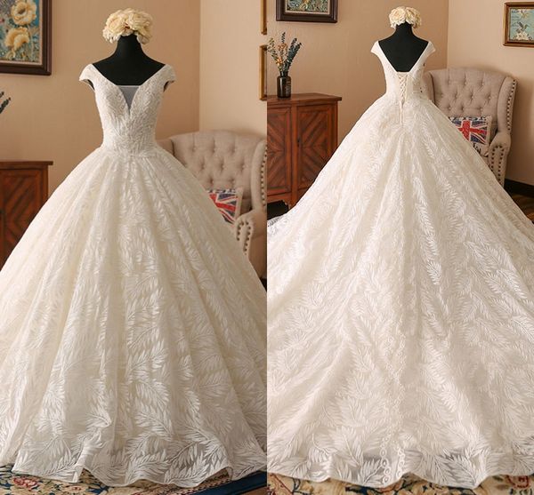 gorgeous lace ball gown wedding dresses bridal gowns v-neck short sleeve beaded chapel train wedding dress vestido de novia party dress, White
gorgeous lace ball gown wedding dresses bridal gowns v-neck short sleeve beaded chapel train wedding dress vestido de novia party dress, White